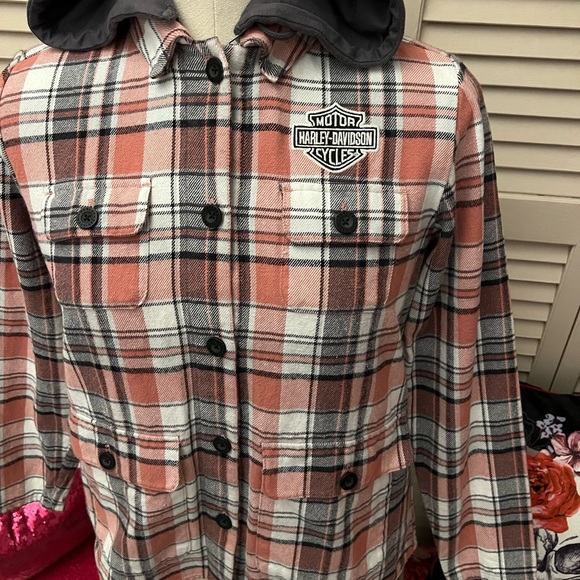 🔥HARLEY-DAVIDSON BUTTON UP🔥 - Picture 2 of 16